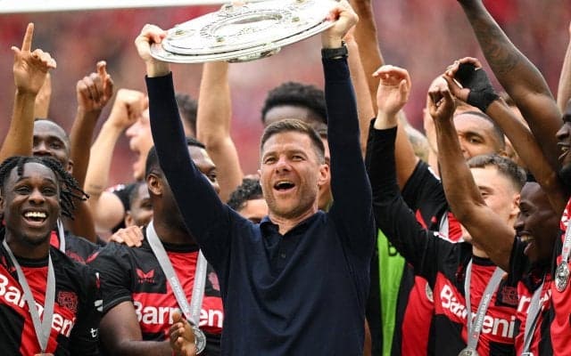 レアル行き噂のシャビ・アロンソ監督がレバークーゼンを退団！ ブンデス初優勝＆カップ優勝など多大なる功績「素晴らしいチームワークの賜物」