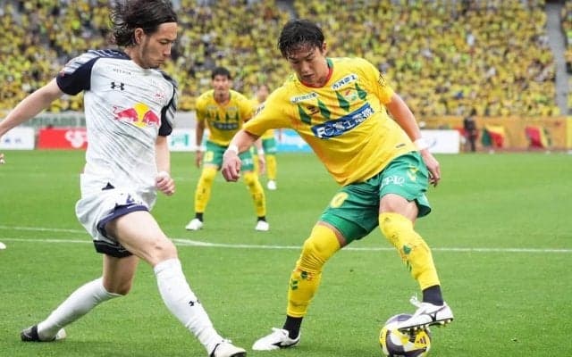開始5分の背番号10の先制ゴールで幕開け！雨天の国立での1位と3位の上位対決はアウェイチームに軍配【ジェフユナイテッド千葉vsRB大宮アルディージャ】PHOTOギャラリー27連写
