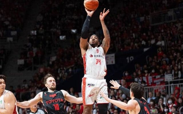 成功率5割超の3PでA東京を圧倒…千葉Jが自慢の攻撃力を発揮、快勝で準決勝進出に王手