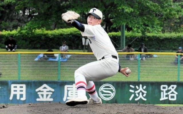 代役の背番号1じゃない　東洋大姫路、木下の完投で春の県大会優勝