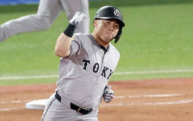 巨人の浅野翔吾、今季初安打が豪快1号　3軍降格乗り越えバックスクリーン左へ