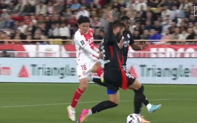 「最高の仕事した」モナコ南野拓実、今季リーグ6得点目でチームをCL出場権に導く先制点！3人に囲まれながらシザーズ＆股抜き→低弾道ショット炸裂