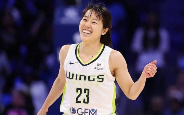 WNBA挑戦の山本麻衣がトヨタ自動車とのプレシーズンに出場…スティールから3ポイントを成功