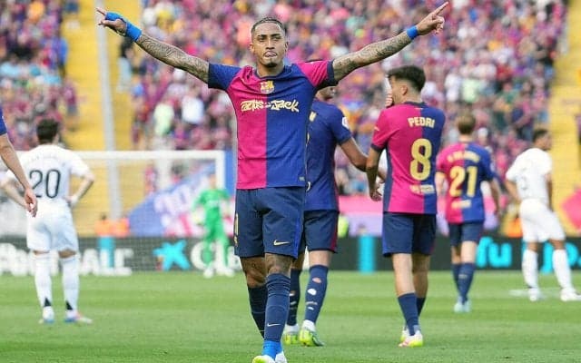 バルセロナがリーグ優勝に王手、壮絶打ち合いを逆転で制し今季クラシコ4戦全勝！　マドリーはムバッペ意地のハットも終戦…【ラ・リーガ】