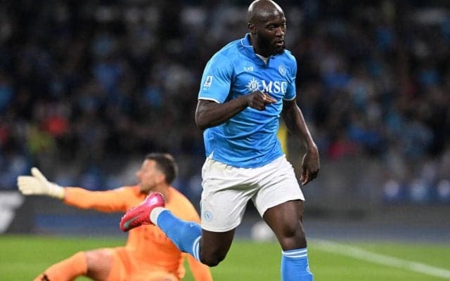 ルカク&ラスパドーリ弾もナポリ、終盤被弾でジェノアに追いつかれインテルと1pt差で残り2試合に【セリエA】