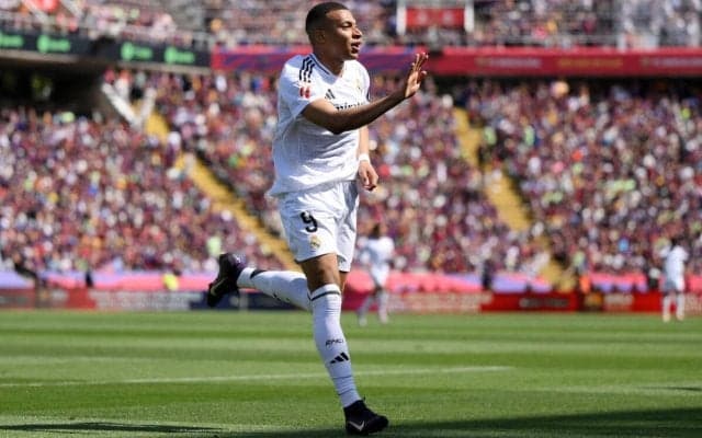 クラシコでハットのムバッペがマドリーにおけるデビューシーズン最多ゴール記録を更新、サモラーノ氏の37Gを上回る39G