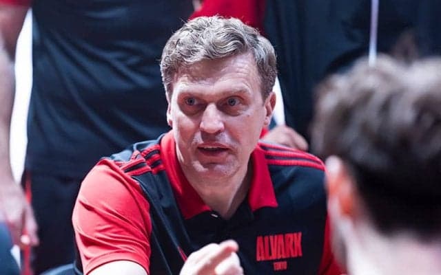 2戦連続完敗にA東京のアドマイティスHCがファンに謝罪…「私たちらしくない試合をしてしまった…」