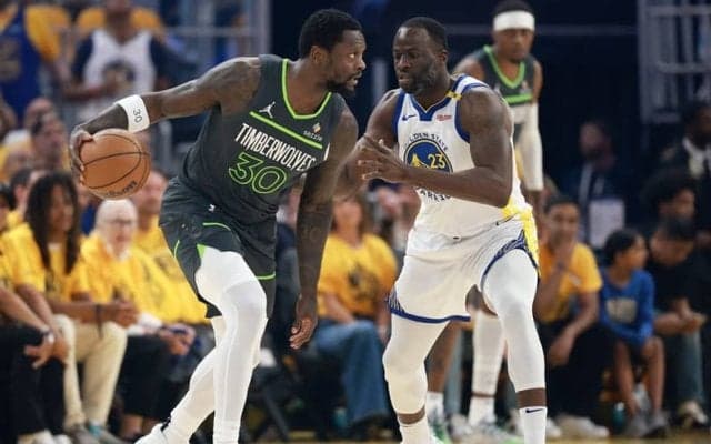 ウルブズのジュリアス・ランドルがプレーオフで球団史上2人目のトリプルダブル