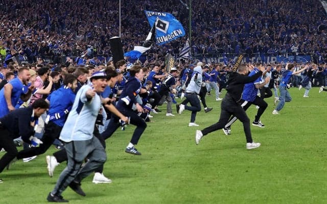 7年ぶり昇格のハンブルガーSV、ファンが雪崩込み25名が緊急搬送…1人は命に関わる重傷