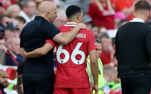 「どれほど複雑な感情が渦巻いていたか…」退団決定のアレクサンダー＝アーノルドにブーイング、スロット監督は信頼を語る「彼のおかげで勝利に近づいた」