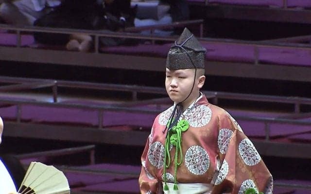 「綺麗なお辞儀をありがとう」17歳行司の所作にファン感激 去り際の一コマに反響続々