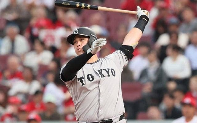 巨人リチャードが電撃トレード翌日に衝撃1号　即スタメンで…1軍では1035日ぶりの一発