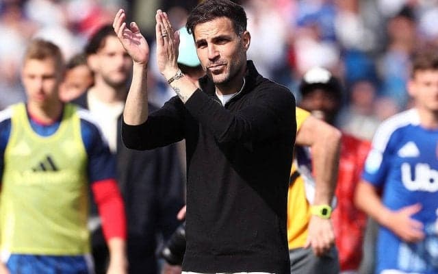 レバークーゼンなど引き抜き噂も、セスク監督は来季もコモで続投へ