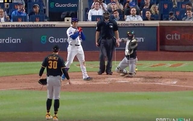 なんだこれは…？ 最強右腕スキーンズに“打者ドン引き”「怪物すぎる」「これは打てない」1150億円男が“マン振り三振”→黙ってベンチに立ち去る