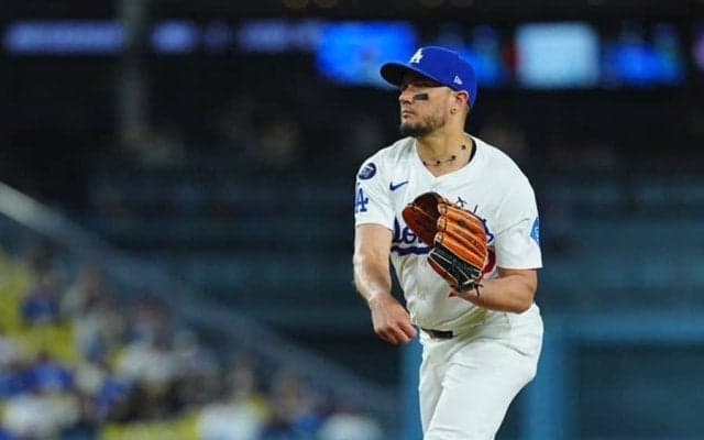 ド軍ロハス、8点差9回に緊急登板　大谷のグラブで投球…2被弾も笑顔、大谷も称える
