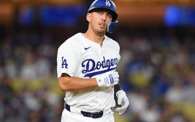 ドジャース激震、35歳捕手バーンズを“戦力外”に　No.1有望株が昇格…米報道