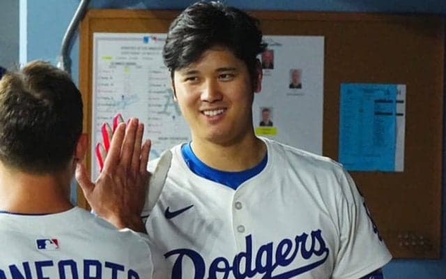 デコピンは「何てかわいいの」　“最新ショット”にLAメディアも一斉反応「最高のコンビ」