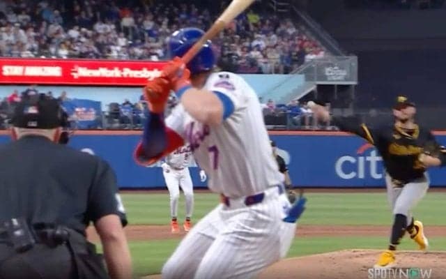 もはや暴力！ 最強右腕・スキーンズ、剛速球で“衝撃の光景”「ヤバい」「速っ！」バットにかすりもしない“マン振り三振”「笑うしかない」