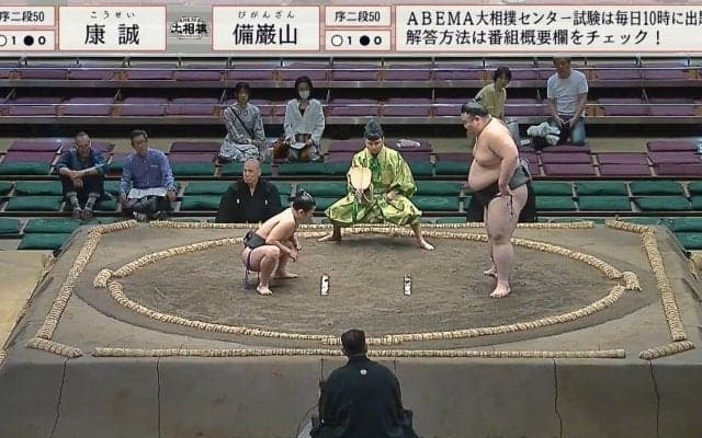 16歳の“天才”力士、体重130キロ差の巨漢を超トリッキーな“高速回転”で翻弄「クルクル回ってた」珍光景に館内どよめき