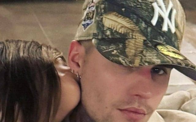 ｢すごいコンボ｣離婚危機＆薬物使用疑惑のジャスティン・ビーバー、元イングランド代表FWウォルコットとの2ショットに｢奥さんと一緒だった時より幸せそう｣の声も