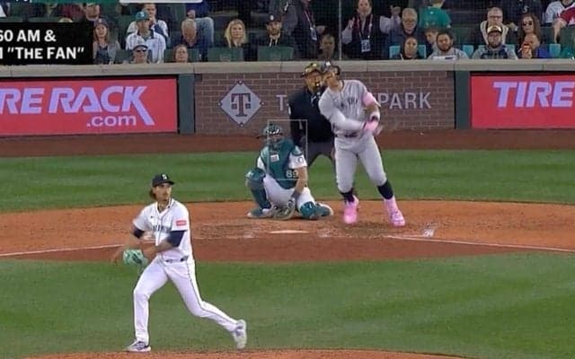 もうワケわからん！ヤ軍ジャッジ、15号超弾丸ライナーで“異変”「怖すぎる」「エグいな」189km“ロケット打球”→相手チームが動けなくなる