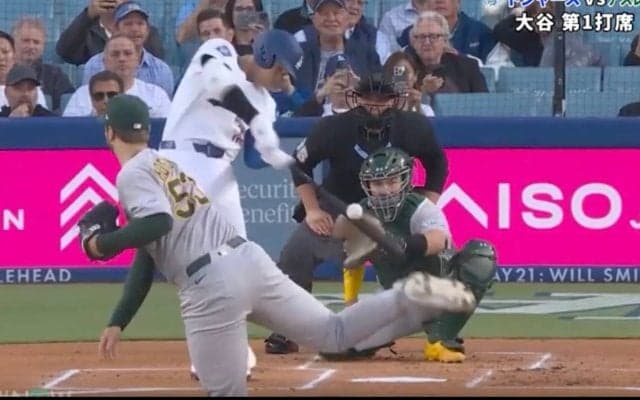 なぜ、打った…！？大谷翔平、衝撃弾は“ありえない内角打ち”「すげえw」「上手すぎ」 難しいコースを完璧スイング… ピッチャー投げる所がなくなる