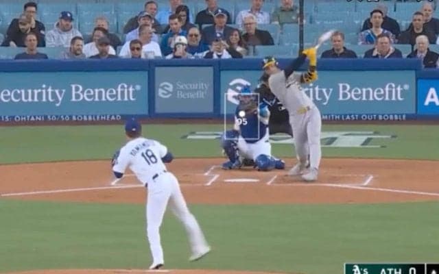 何故、そこに投げた！？ 山本由伸、真ん中の速球で“まさかの光景”「エグいな」 打者が混乱… 振り遅れて“空振り三振”「この球速差は打てない」