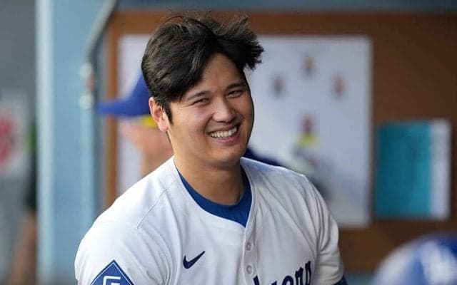 デコピンの“変化”に騒然「顔が」　大谷が2HR直後に公開、“最新S”に興奮「本当に美人」