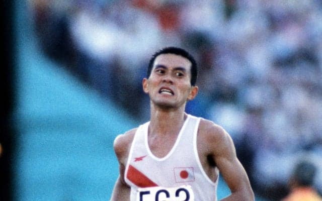 1984年ロス五輪直前、金メダル候補の瀬古利彦は血尿を出し、泣きながら電話した母親からは「死んだらあかんよ」と言われた