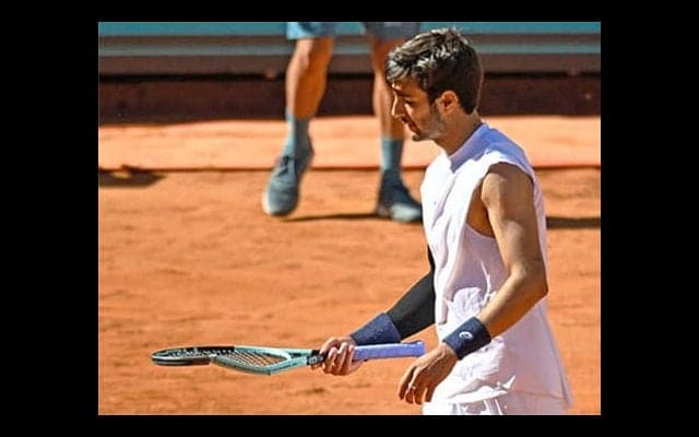  準決勝で2度違反、ポイント失う 