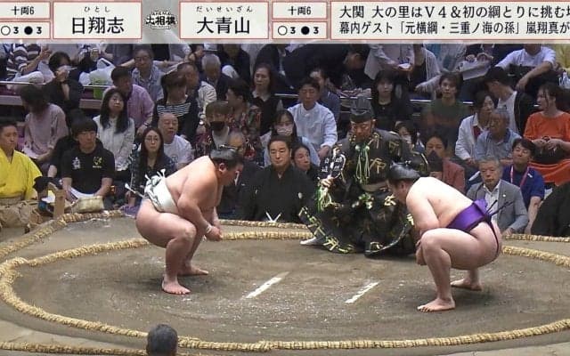 大相撲中継に“ひと際目立つ”タレントの姿 「おしゃれ」「カッコイイ」「ホントお好きですね」ファン興奮