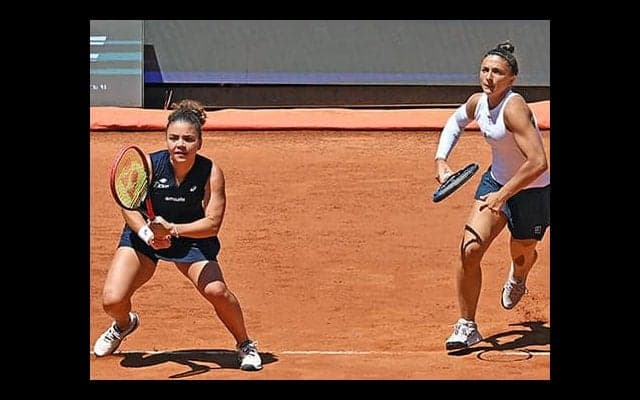  11年ぶり快挙 単複で決勝進出 