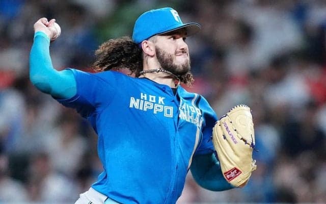 元ハム助っ人、試合中に突然の涙　日本最終年は不振も…韓国で偉業達成、投手3冠の無双ぶり