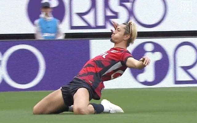 「ゲームみたいなゴールだ！」鈴木優磨が衝撃決勝弾！“４人無力化ゴロシュート”にファン仰天「それ決めるんか」「Jの膝スラで一番キレイ」