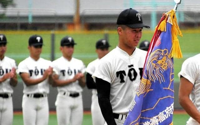 涙した大阪桐蔭の中野「感動っていうか」　主将でエースに見えた景色