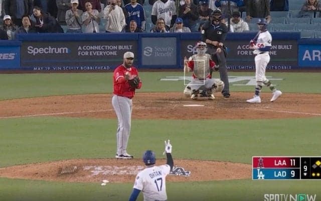 早く行けよ！ 大谷翔平に“イライラ”… まさかの展開「どうした？」「マジかw」 エ軍守護神に“異変”→走者・大谷を嫌がって“故意ボーク”