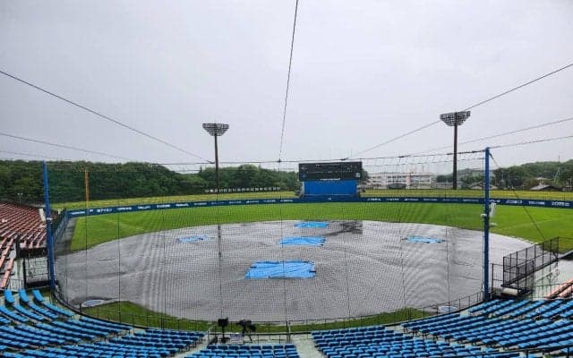 関東大会はあいにくの雨模様…試合開始予定を11時20分に遅らせて開催へ！横浜vs作新学院、東海大相模vs常総学院など名門対決実現【25年春高校野球】