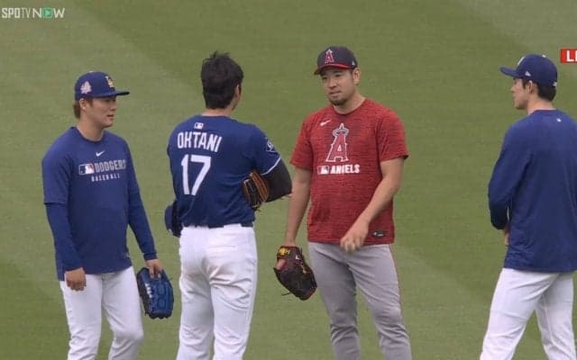 現地中継でも注目を集めた大谷翔平ら“日本人4兄弟”の談笑シーン「豪華だ」リラックスした表情にファンも反応
