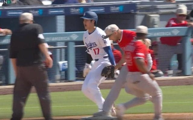 もうワケわからん！ 大谷翔平の足で“予想外の展開”「エグいw」「お手上げ」投手ドン引き… とんでもないスピードで加速する“驚速内野安打”