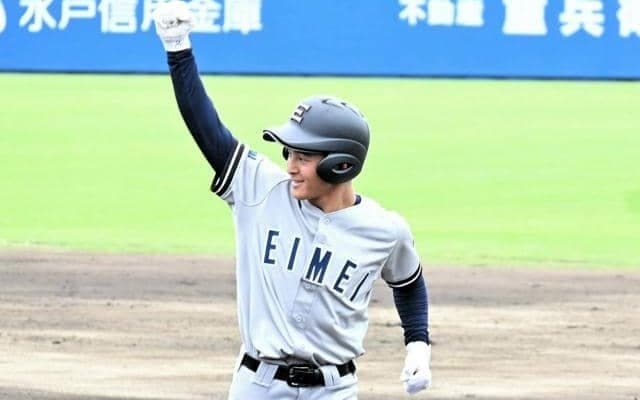 叡明の細沼選手　打線爆発のきっかけつくる