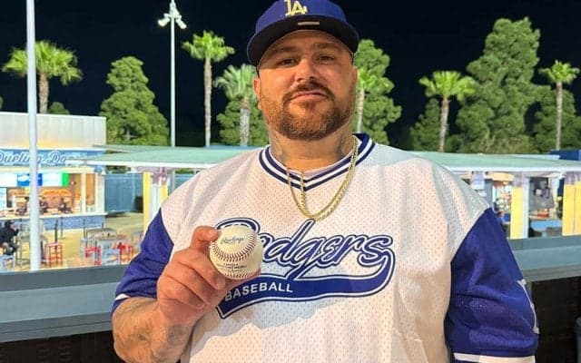 大谷翔平、本塁打球ゲットは“ド軍刺青男”　背中に巨大なフリーマン「好きです！」