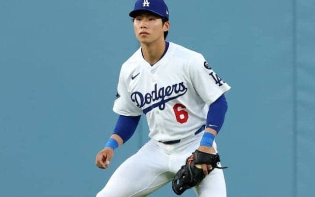 「キム・ヘソンのセンターは内野ほど機敏ではない」 ドジャース悪夢の4連敗、打球を見失ったキム・ヘソンの中堅守備に米記者、ファンからも厳しい目　「あまりにザルだ」