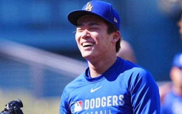 山本由伸が両手で構える姿が「かわいい」　試合前に捉えた“一瞬”にX注目「お茶目で好き」