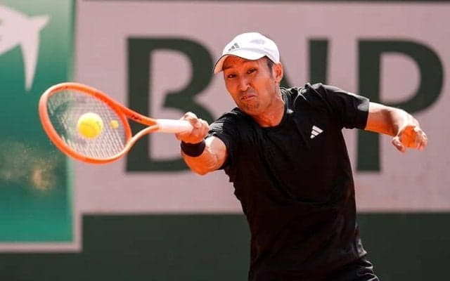 内山靖崇、予選第14シードにストレートで敗れて予選1回戦で敗退[全仏オープン]