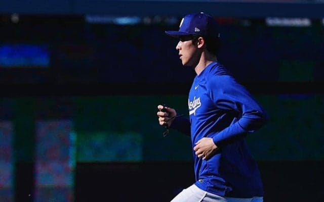 佐々木朗希、異例の“球場独占”で体力強化　両翼ポール間を激走…ノースローも復帰へ黙々