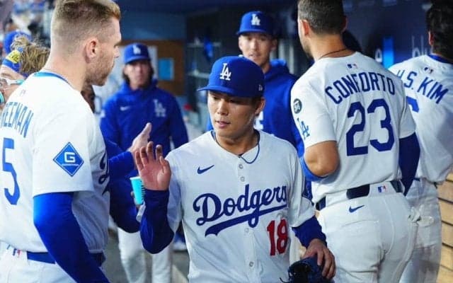 山本由伸の降板直後…本拠地で“感動の光景”　LA記者も感銘「これ以上ない仕事を」