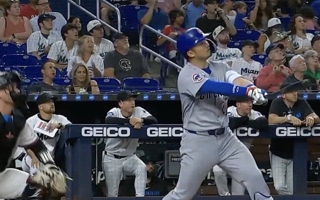 鈴木誠也、会心12号弾でカブスファンが打った瞬間“確信の拍手” 一挙8得点のビッグイニング飾る一発…敵地異例の熱狂