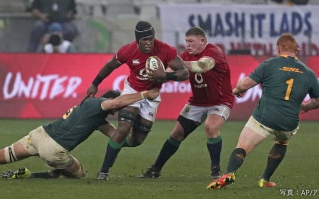 ロンドン生まれの英国人は東京の深夜食堂で宣言した。