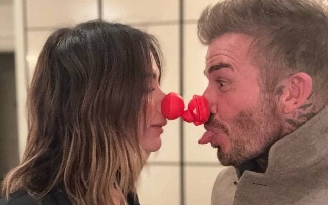 ｢ウケる｣元イングランド代表デヴィッド・ベッカム、元スパイス・ガールズ妻に“マッサージをおねだり”激レアプラベ動画が沸騰