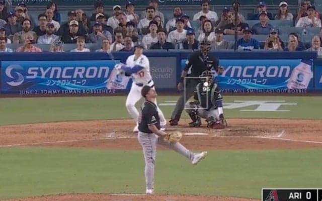 あそこまで飛ばす？ 大谷翔平、軽く振って“まさかの光景”「なんで？」「エグいな」 左中間破る“160キロ高速ライナー”→相手投手の被打リアクションが話題に